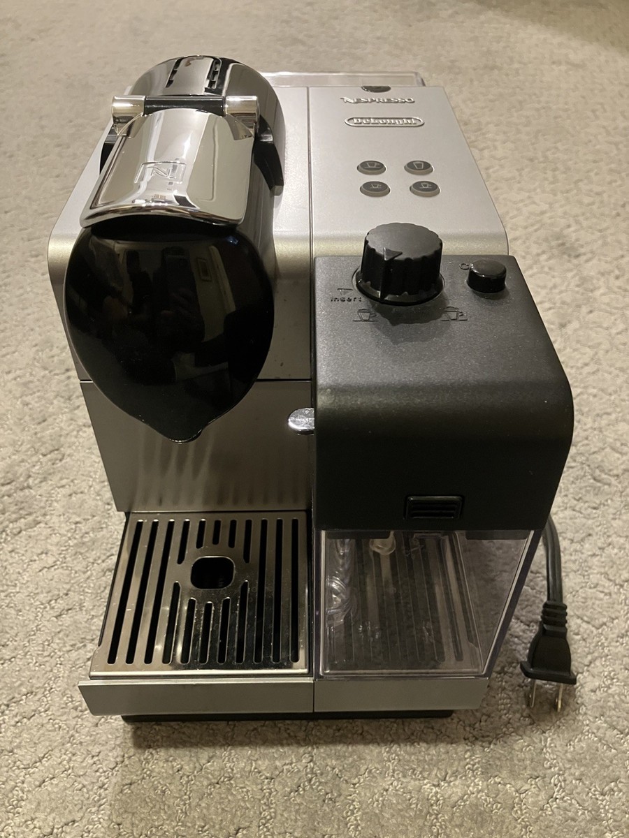 emiです。 DeLonghi Nespresso Lattissima EN520S Capsule Espresso Machine with