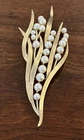 Vintage Signed Crown Trifari Pearl Gold Tone Flower Brooch Pin Jewelry