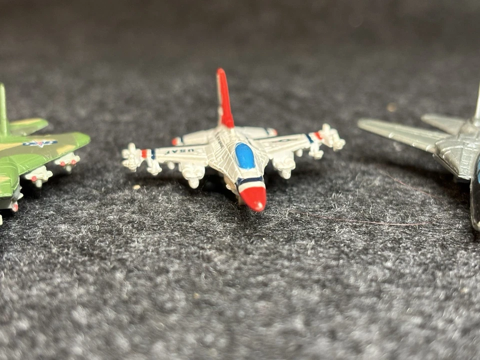 1992 Micro Machines Jets Lot F-14 Tomcat F-15 Eagle F-16 Falcon USAF Planes - Image 4 of 4