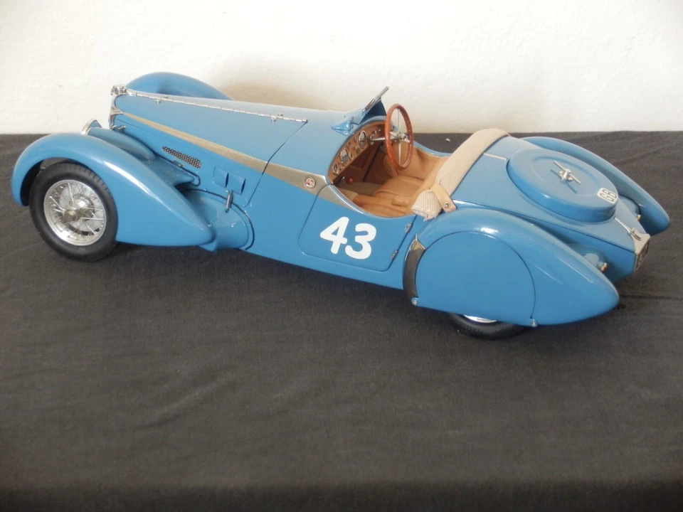 CMC M-129 Bugatti 57SC Corsica Roadster Sport Version 1938 1:18 - Immagine 2 di 4