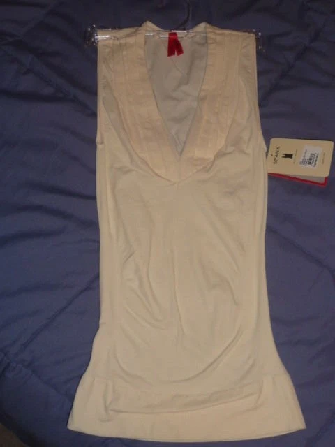 Novo com etiquetas Spanx On Top and In Control drapeado V sem mangas ESTILO 972 ouro macio Tamanho: Médio - Imagem 3 de 4