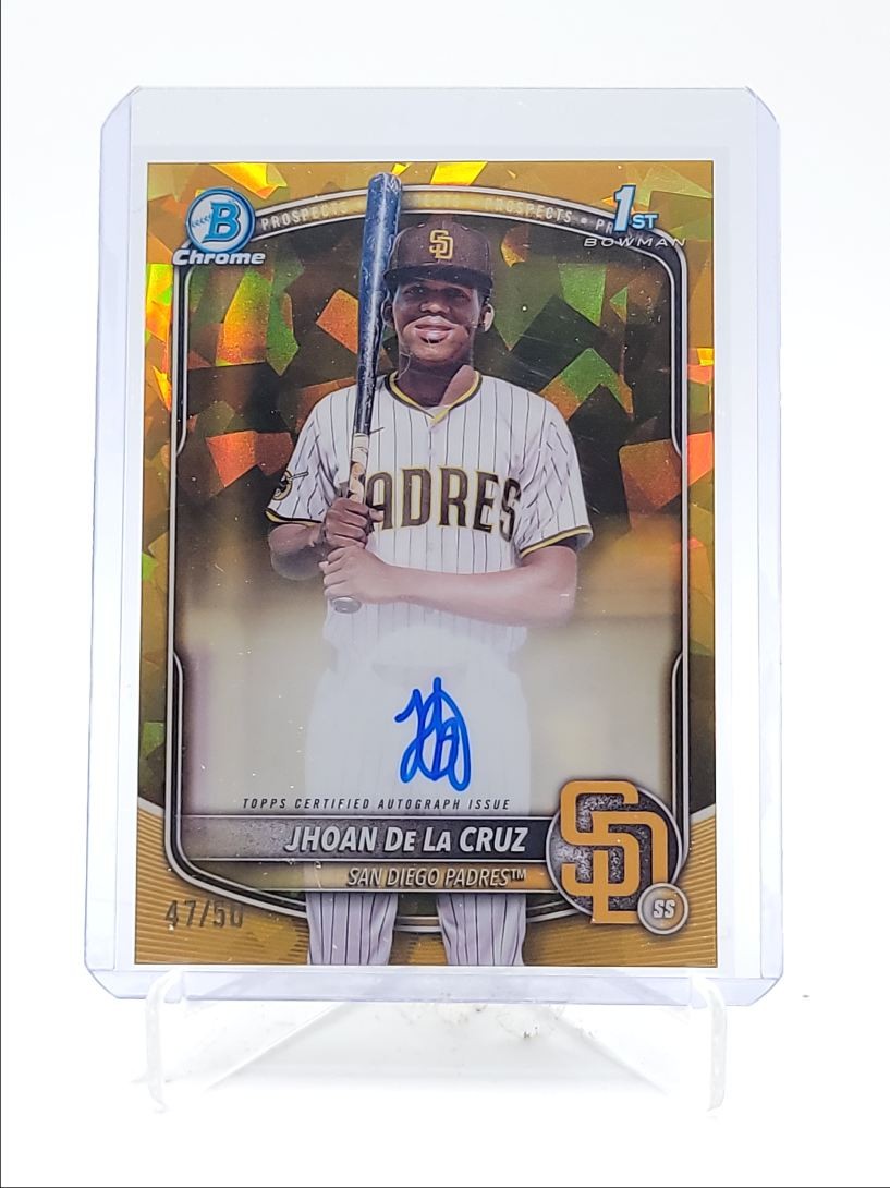 JHOAN DE LA CRUZ 2025 BOWMAN CHROME 1ST SAPPHIRE GOLD AUTO /50 Q3967
