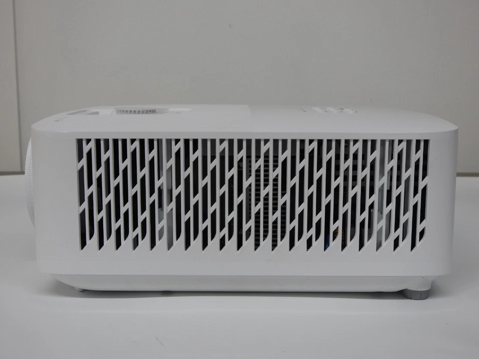 Optoma UHD50X True 4K UHD Projector for Movies & Gaming. Lamp Runtime: 26H - Image 4 of 4