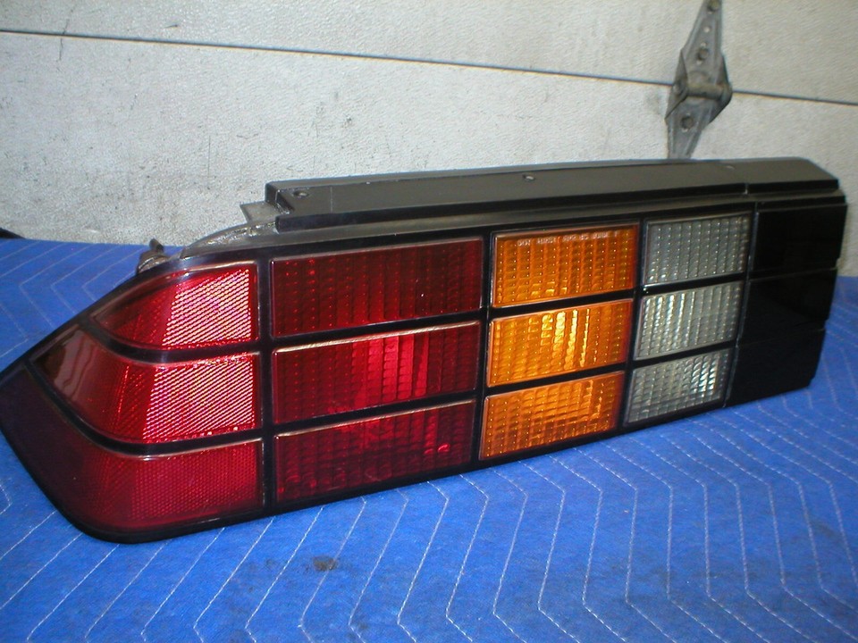 OER 1985-92 Chevrolet Camaro, Tail Lamp Assembly, With Black Grid OER 1985-92 Chevrolet Camaro, Tail Lamp Assembly, With Black Grid