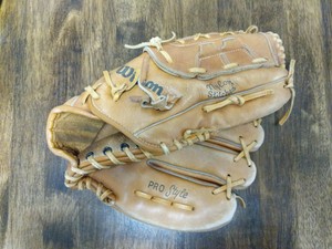 wilson ron guidry glove