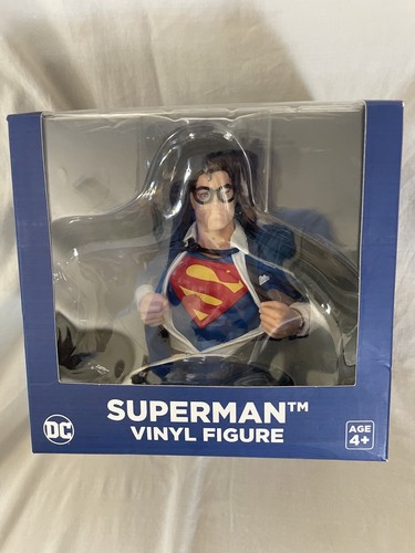 Culturefly Worlds Finest DC Comics Superman Vinyl Figure With City Of Kandor - Afbeelding 1 van 3