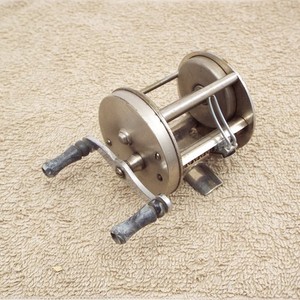 LION LW NO.1800 antique fishing reels vintage