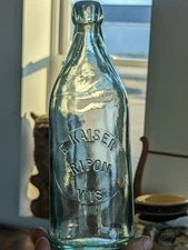 E. Kaiser Quart Hutch Advertising Ripon Wisconsin WI Wis Blob Top Bottle