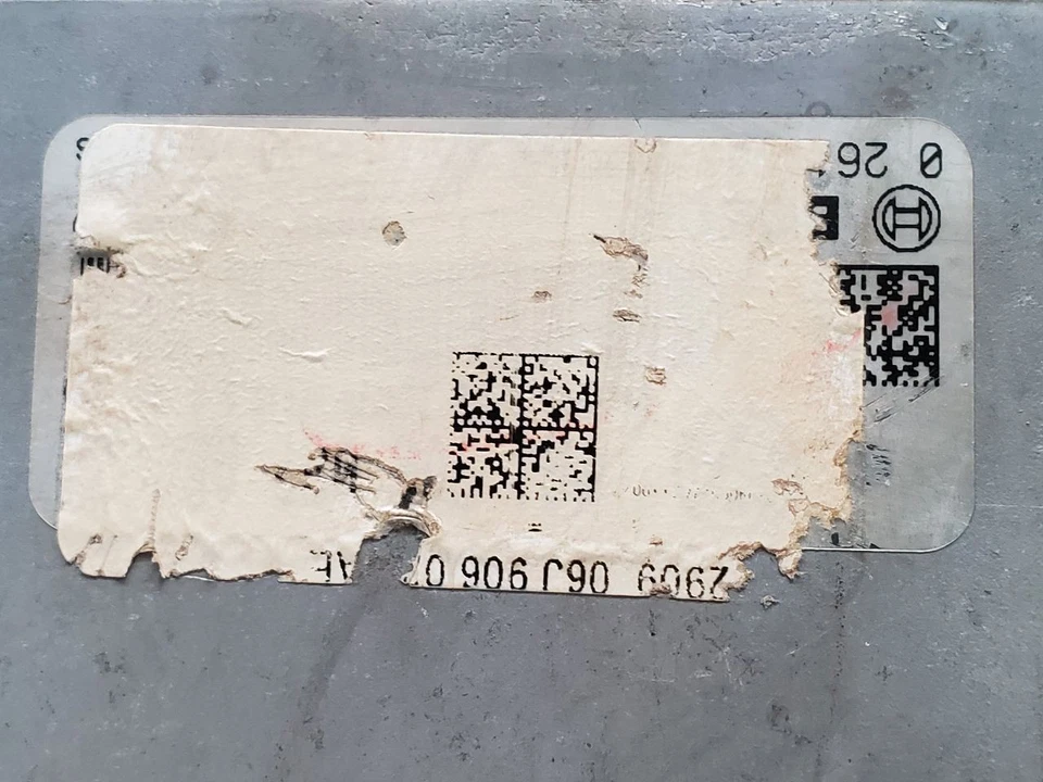 Módulo de control del motor Volkswagen Beetle 2012 ECM OEM Foto 3 de 4