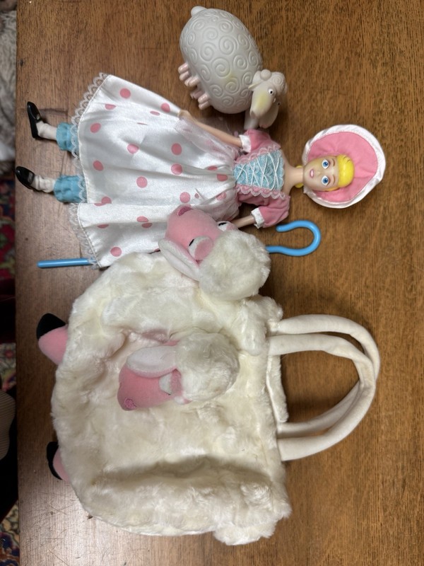 RARE TOY STORY BO PEEP & 3headed SHEEP & GIRLS FAUX FUR DISNEY STORE PURSE BAG 
