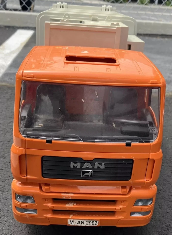 Bruder “MAN” Side-Loading Orange Garbage Recycle Truck Germany. 1 Yellow Bin - Image 3 of 4