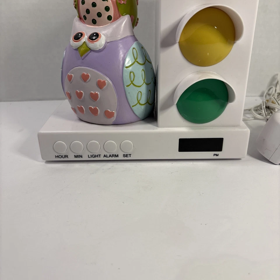 It’s About Time Semáforo Mejora del Sueño Reloj Despertador para Niños Diseño de Búho Foto 2 de 4