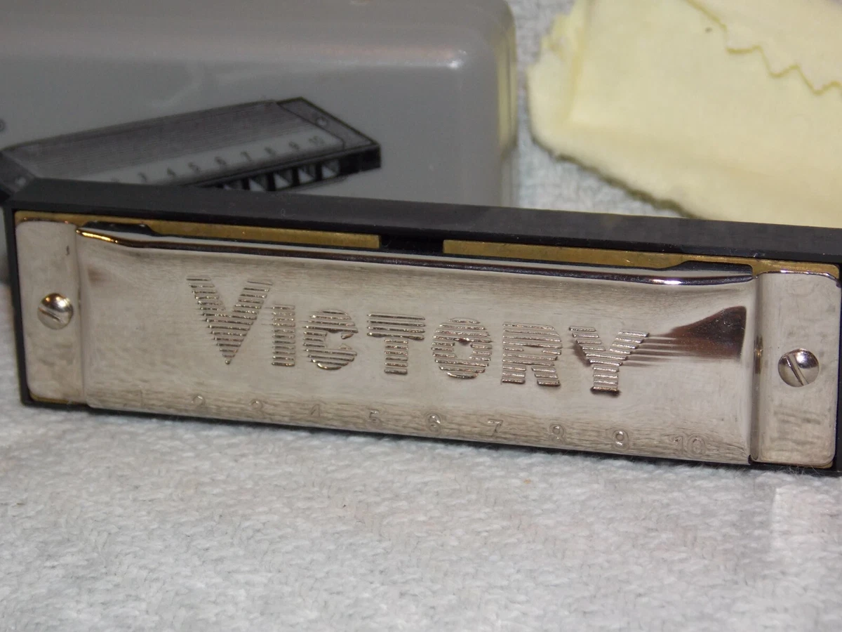 Victory Harmonica in Gray Hard Case Tested 10 Holes With Cleaning Cloth
