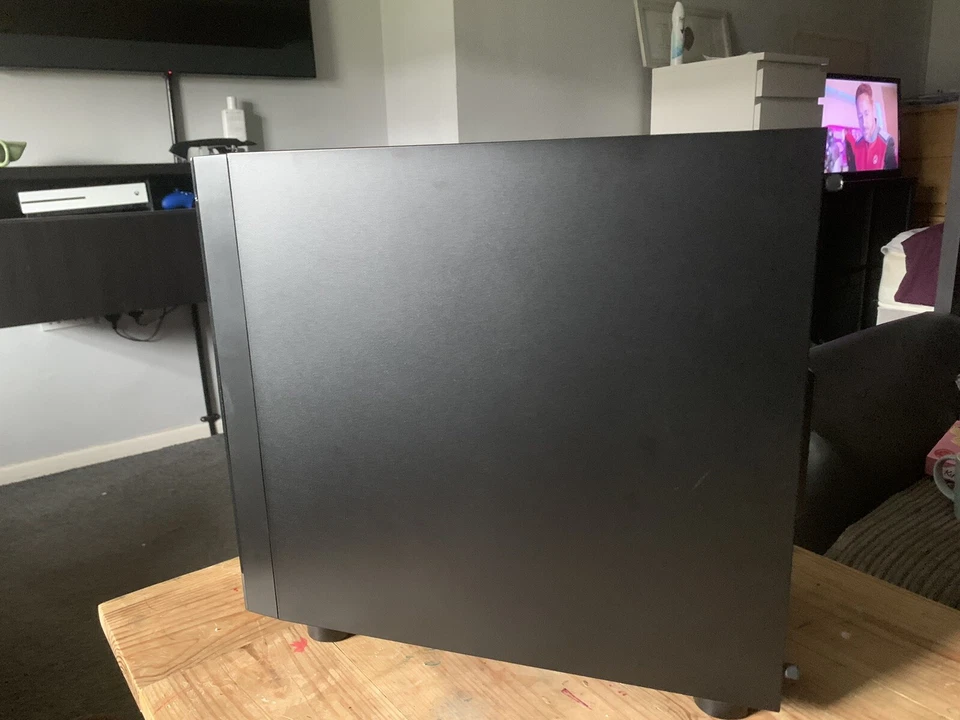 Thermaltake pc case with gigabyte gtx 760 graphics card - Image 4 of 4