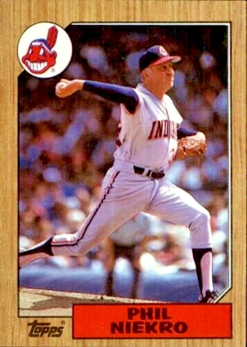1987 Topps   #694   Phil Niekro     Pitcher     Cleveland Indians  FREE shipping