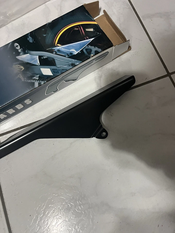 Protector de cadena - negro Yana Shiki CG5008 para 08-10 Kawasaki ZX10R Foto 3 de 4