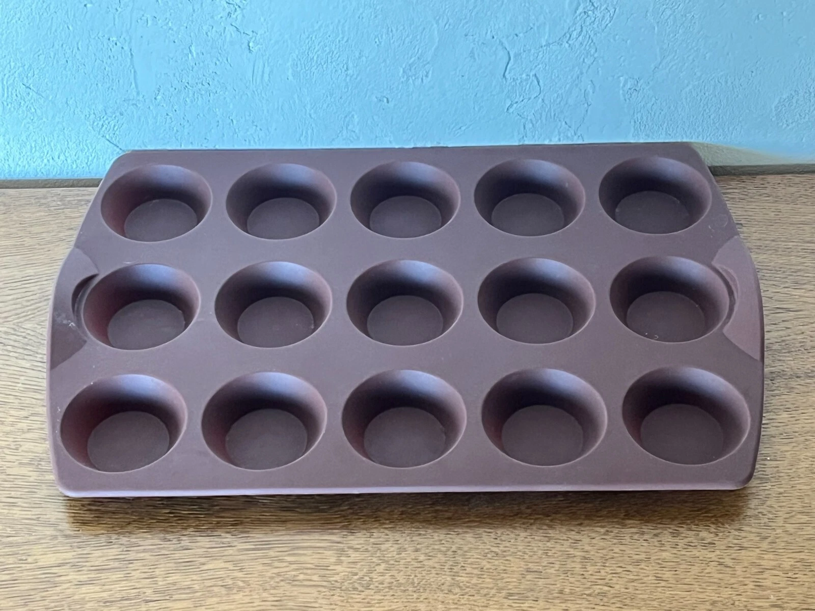 TUPPERWARE Silicone Mini Tartlet Mold / Never Used!!!