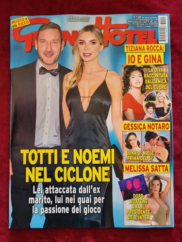 GrandHotel 2023 N.5 GINA LOLLOBRIGIDA GESSICA NOTARO MELISSA SATTA TOTTI - Picture 1 of 1
