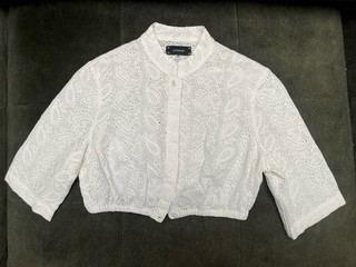 Dirndlbluse Gr. 38 LIMBERRY weiß mit Lochmuster Hochgeschlossen wie Neu