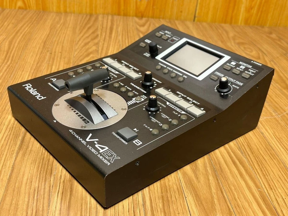 Mezclador de video digital de cuatro canales Roland V-4EX funcionando usado Foto 4 de 4