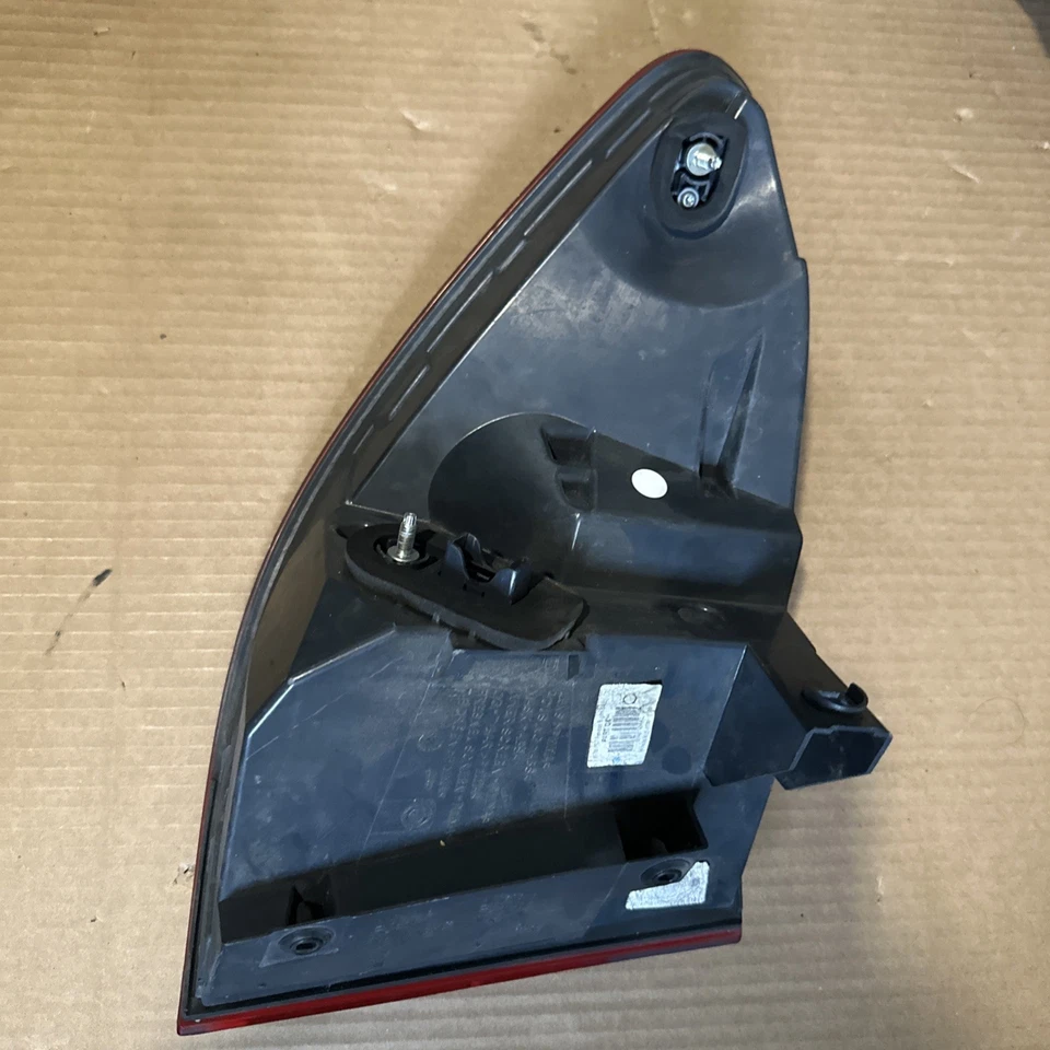 BMW f07 2010 2011 2013 535i 550i gt Right Passenger Side Tail Light LCI LED oem - Image 3 of 3