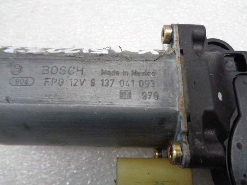 1998-2001 Mercedes ML430 W163 Rear Right Window Regulator Motor OEM KM512237 - Image 4 of 4