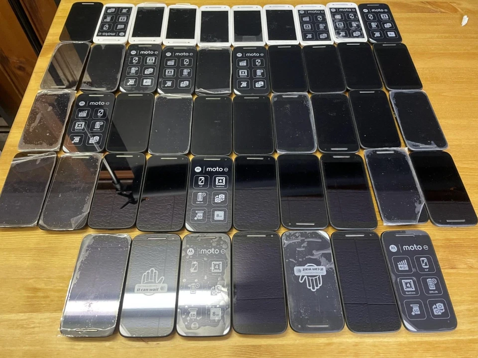 Defective Lot of 47 Motorola E 2015, Sold AS-IS for Parts - Read Description - Image 3 of 4