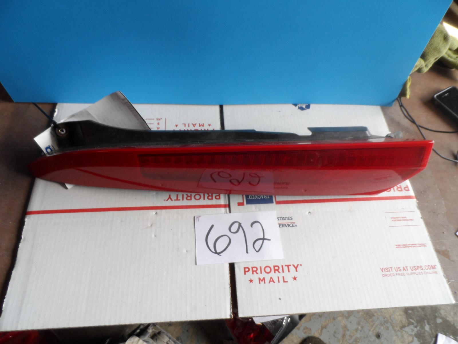 03 04 05 06 Volvo XC90 DRIVER Side tail light Used rear Lamp 692