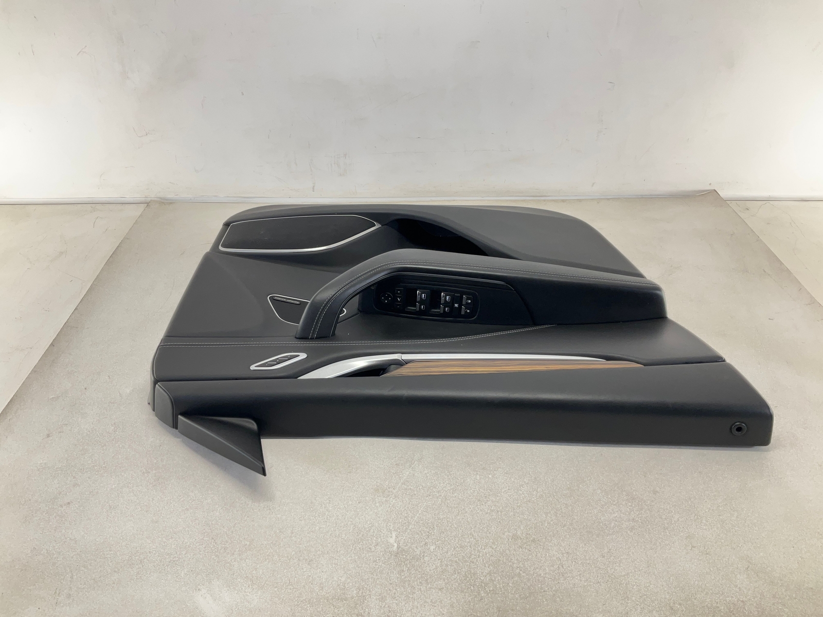 17-20 MASERATI Levante Interior Front Left Driver Door Trim Panel