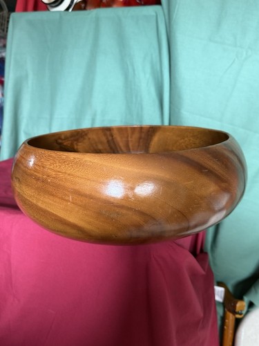 Vintage large Hawaiian Culture Monkey pod turned wooden bowl 13”1/2 X 6” High - Picture 6 of 7