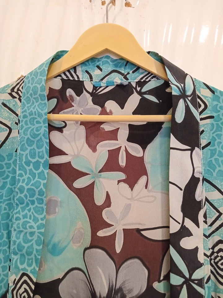 Chaqueta plumero kimono corta de seda cárdigan capa bata suelta azul y negro KMS3677 Foto 2 de 4