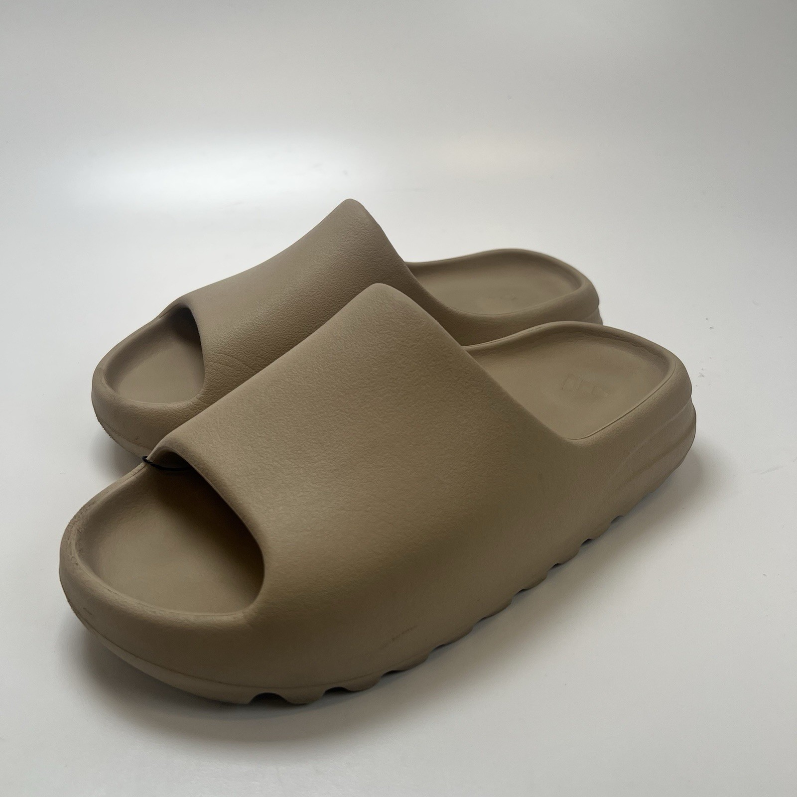 Sz 7- Adidas Yeezy Slide Pure