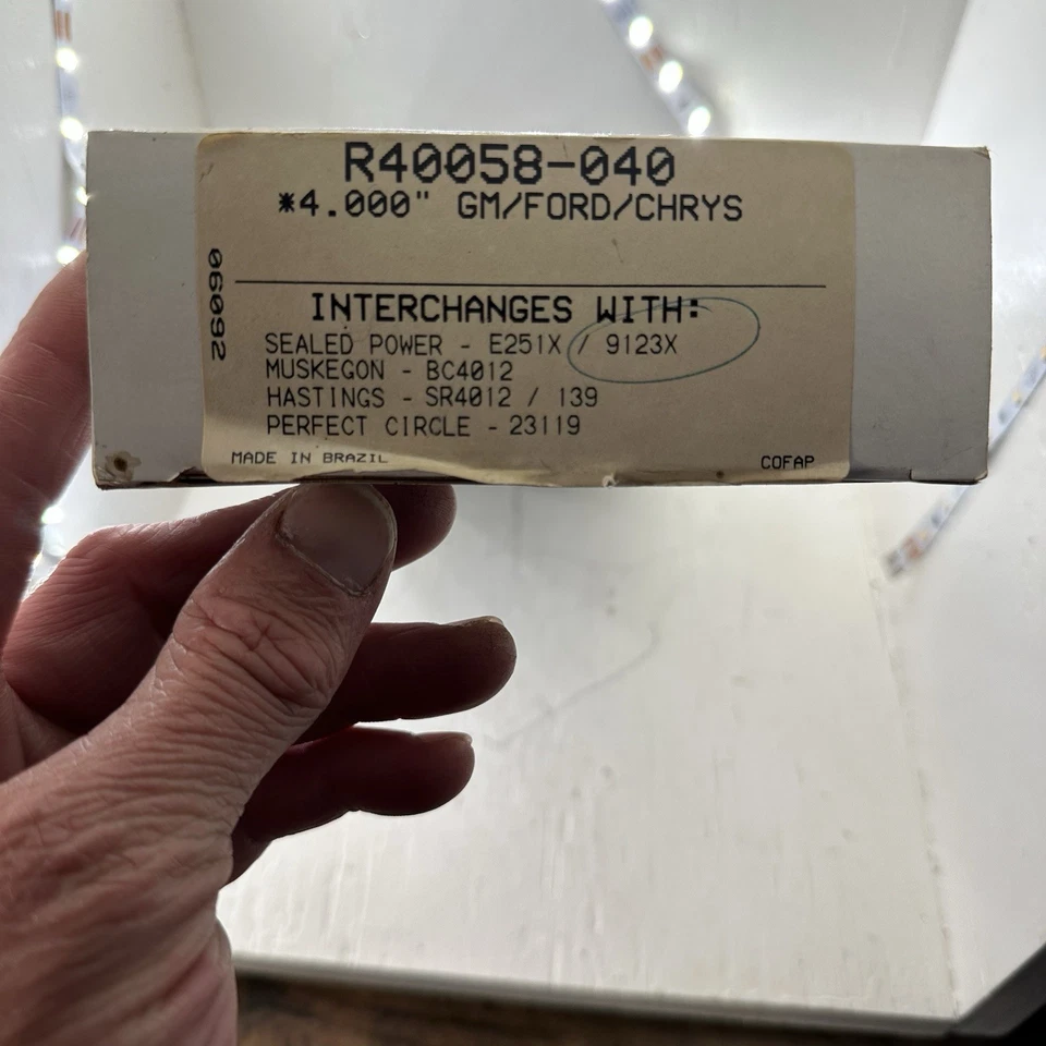 Nuevo juego de anillos de pistón Enginetech R40058-040; 4,040 pulgadas Diámetro Drop-In GM Ford Chevy Foto 2 de 4