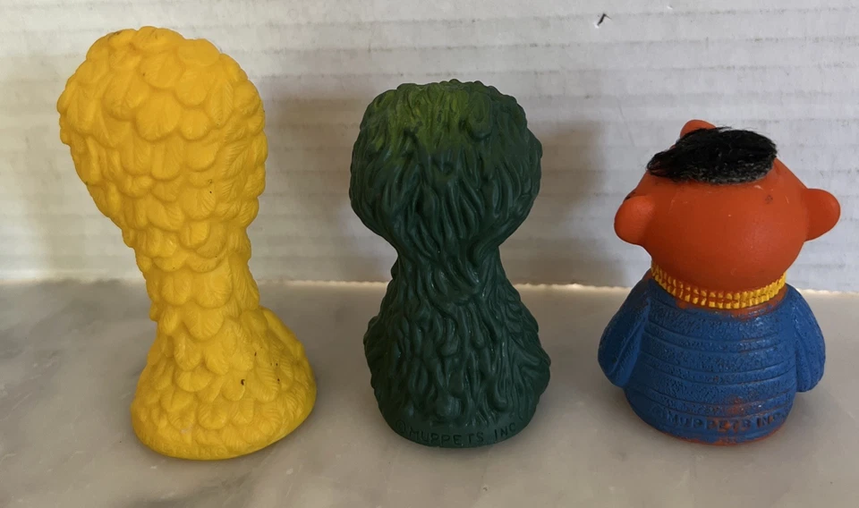Vintage 1970's Sesame Street Muppets Fantoches de Dedo de Borracha Big Bird Oscar Earnie - Imagem 3 de 4