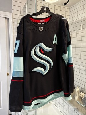 Rare Seattle Kraken Jaden Schwartz Adidas Players Jersey Captain Letter NWOT 56