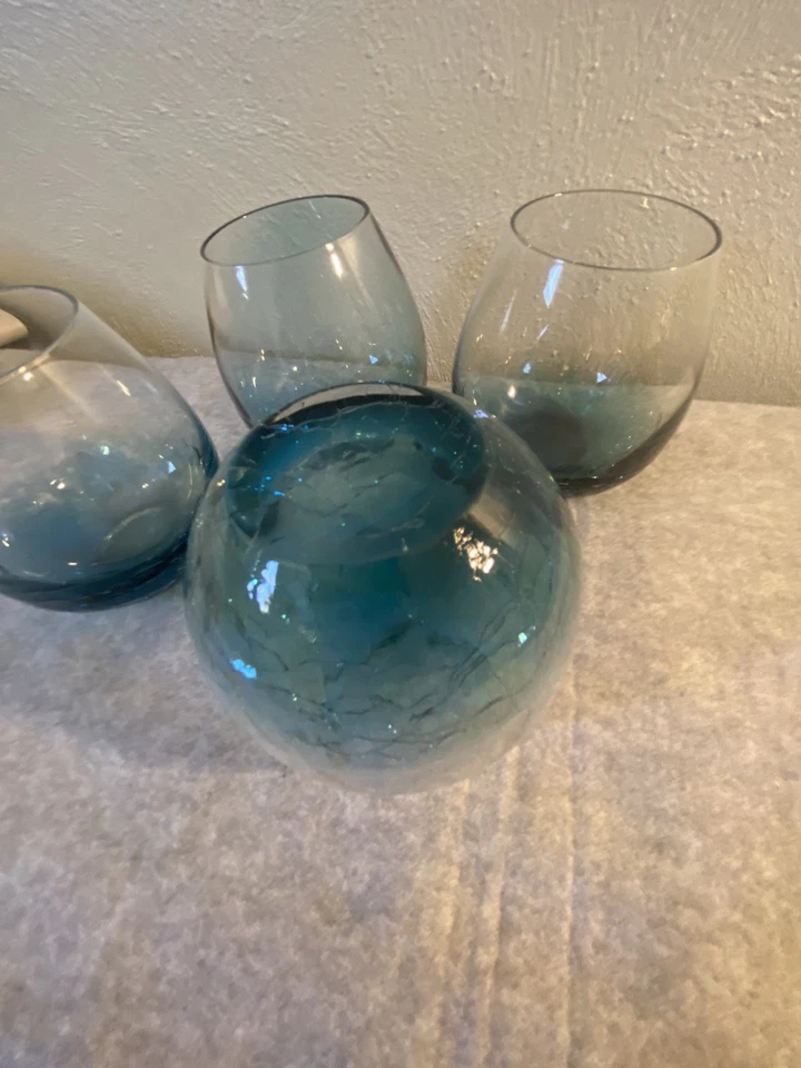 Juego de 4 copas de vino Pier 1 azul verdoso craquelado sin tallo soplado a mano Foto 2 de 3
