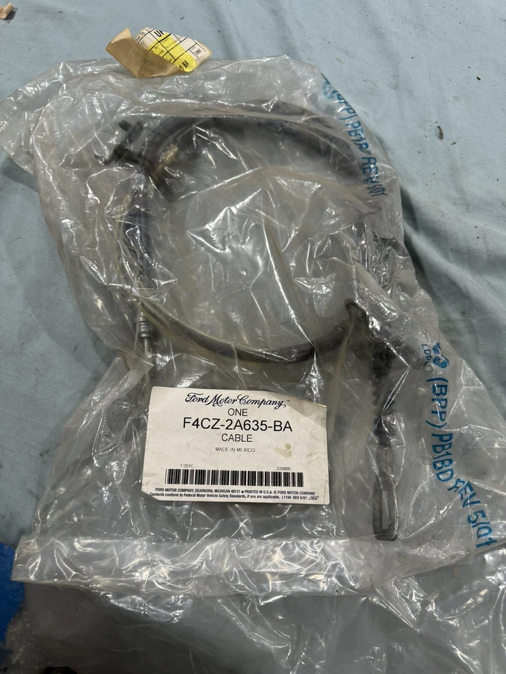 NUEVO COMO NUEVO 1994-1996 FORD ESCORT LH CABLE FRENO ESTACIONAMIENTO TRASERO F4CZ-2A635-BA NUEVO OE Foto 2 de 4