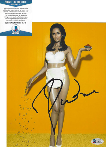 PADMA LAKSHMI SIGNED 8x10 PHOTO E SEXY TOP CHEF HOST COOK MODEL BECKETT COA BAS