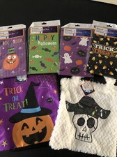 Halloween Trick Or Treat Variety Bag Set - Tote Bag with Paper Sacks NEW 