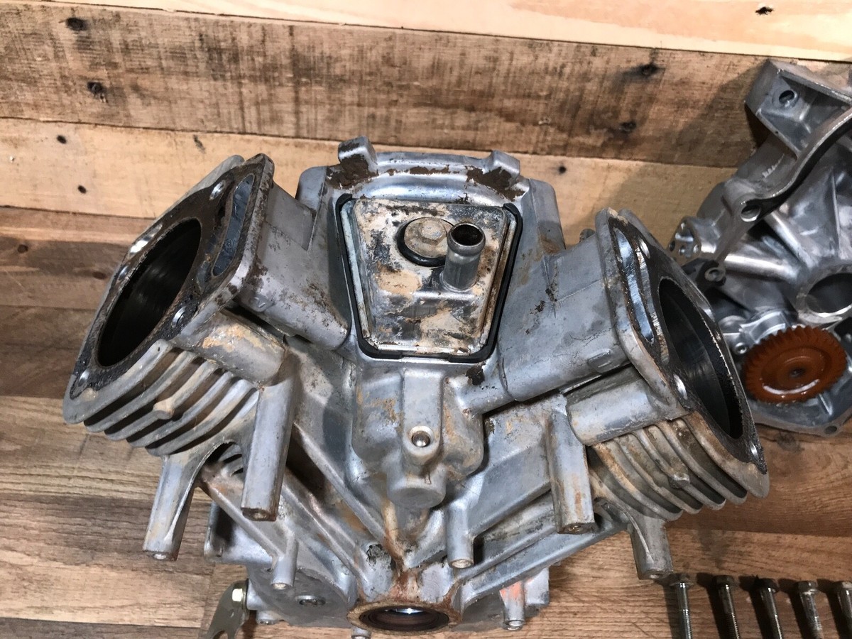 John Deere GT235 Briggs & Stratton 350777 Engine Block Crank