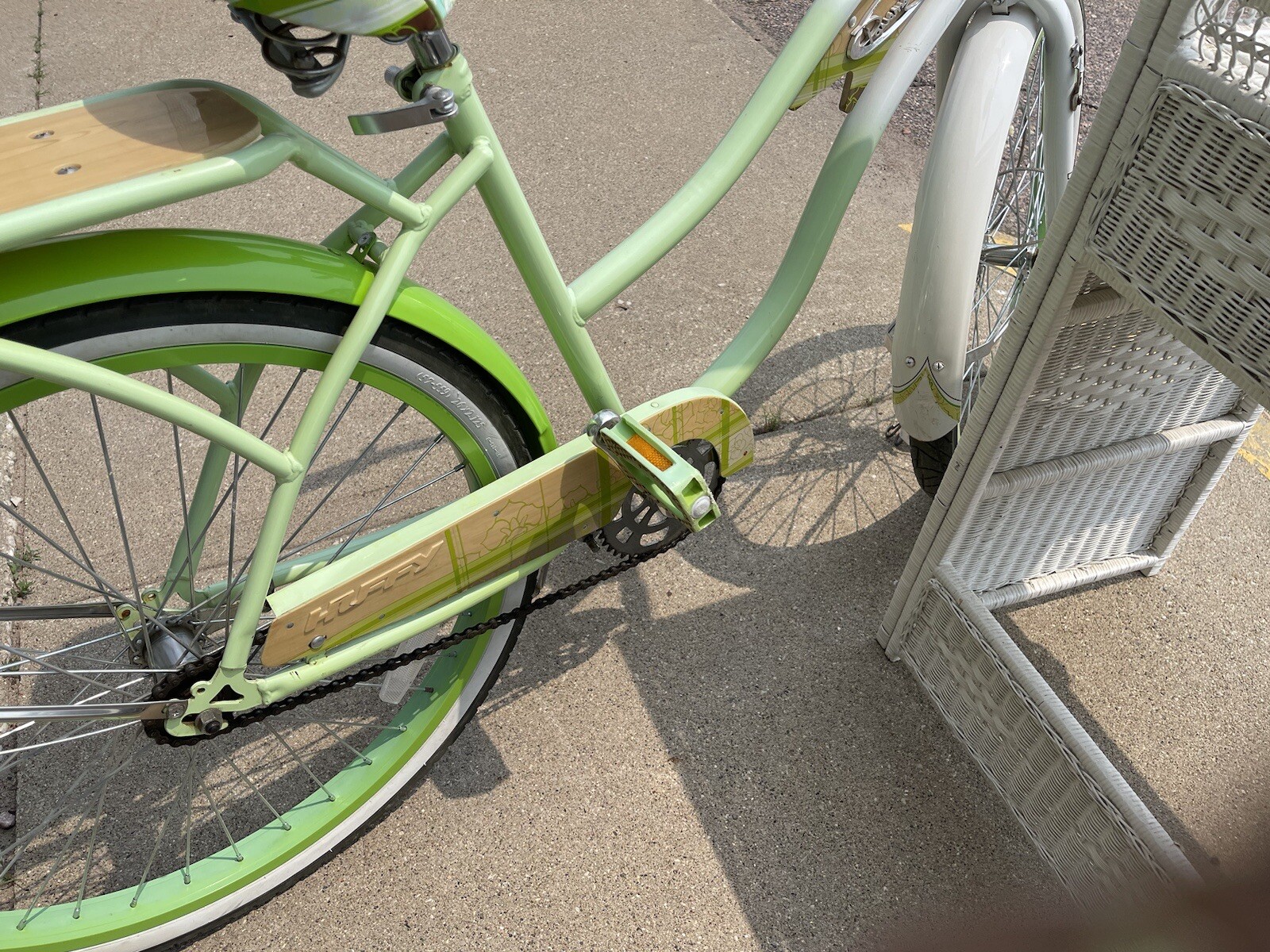 Huffy Deluxe 26" Wheel Women's Beach Cruiser Bike Mint Color,no