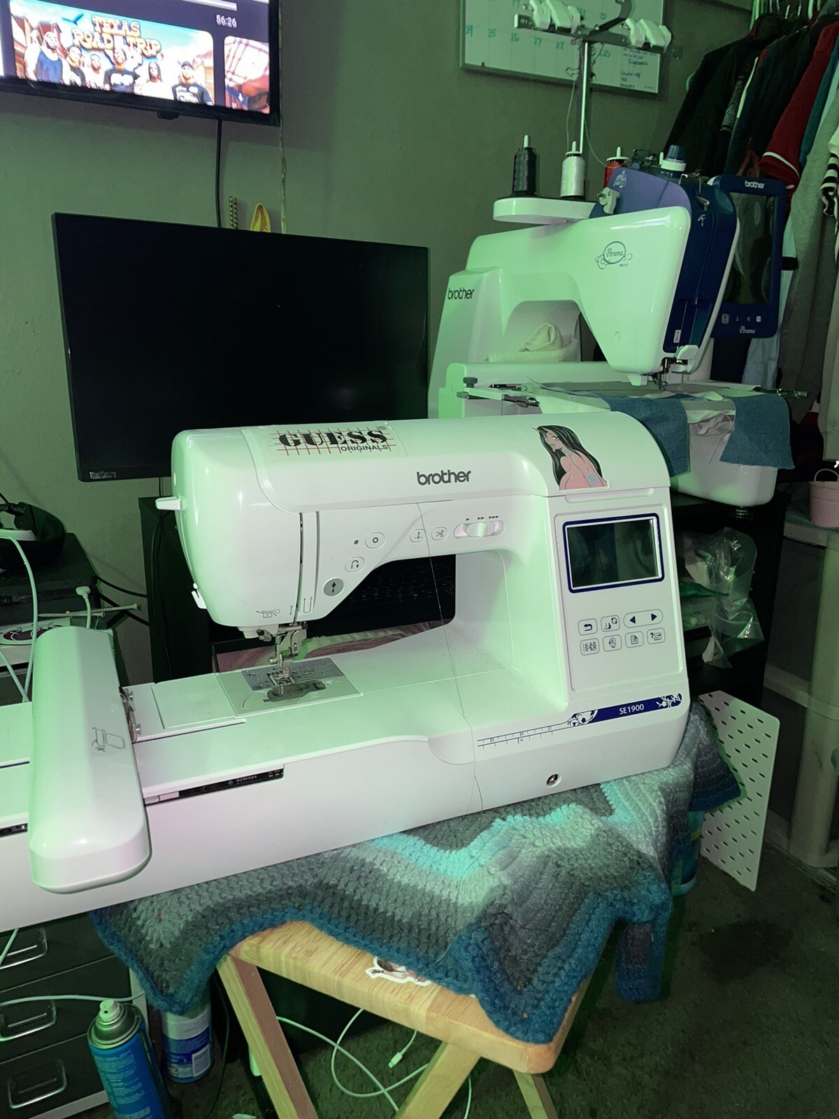 Brother SE1900 Sewing & Embroidery Machine & Extras SewSteady Acrylic