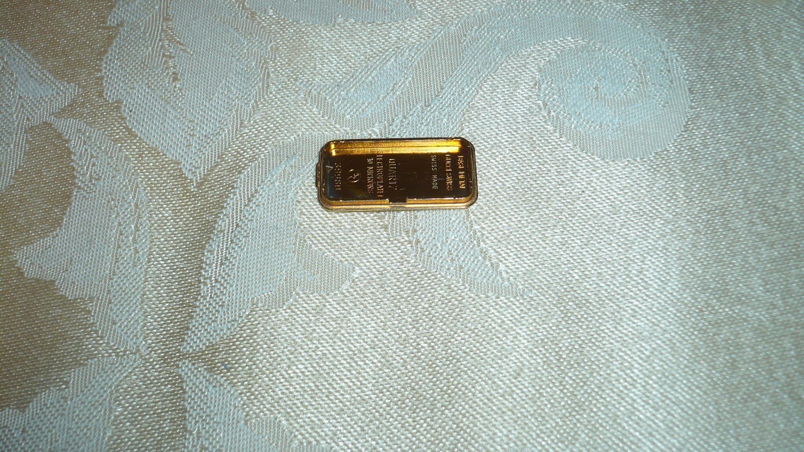 Gucci Gold Ton  Rectangular Bangle Watch 1500 ele… - image 6