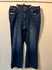 009-0142 Maurices High-Rise Curvy Bootcut Jeans