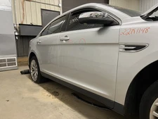 10-19 FORD TAURUS LIMITED PASSENGER RIGHT FRONT POWER DOOR SILVER UX