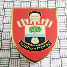 Southampton FC Saints Metal Brooch Badge 25mm x 21mm