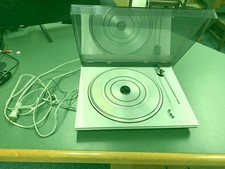 Bang Olufsen Beogram 1800 Belt Drive Turntable w/MMC3 Cartridge, tone arm broken