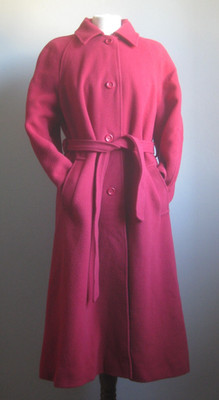 Vintage ROTER MANTEL REINE SCHURWOLLE 12 14 ENGLISCHE DAMEN Gürtel 100 % Passform ausgestellt Himbeere