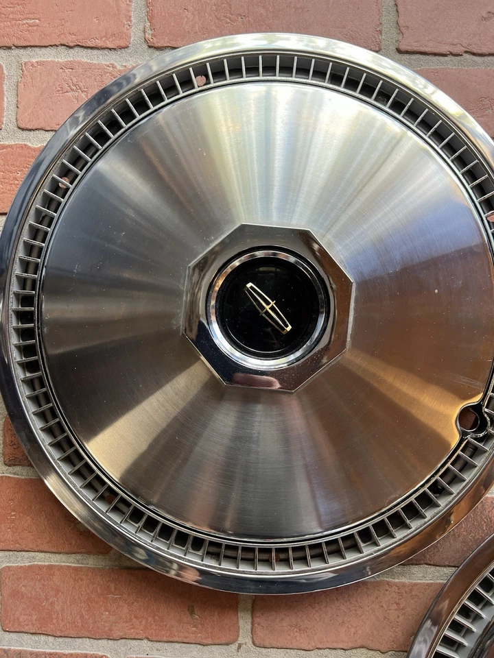 1972 - 1979 年林肯大陆 Mark IV 城市汽车 15 英寸车轮盖轮毂盖 4 件套 — 第 4/4 张图片