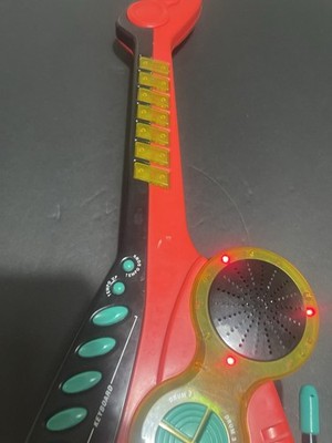 2005 Toy Quest Electronic 17 Key Guitar Keyboard Drum Sound Effect Musical Toy